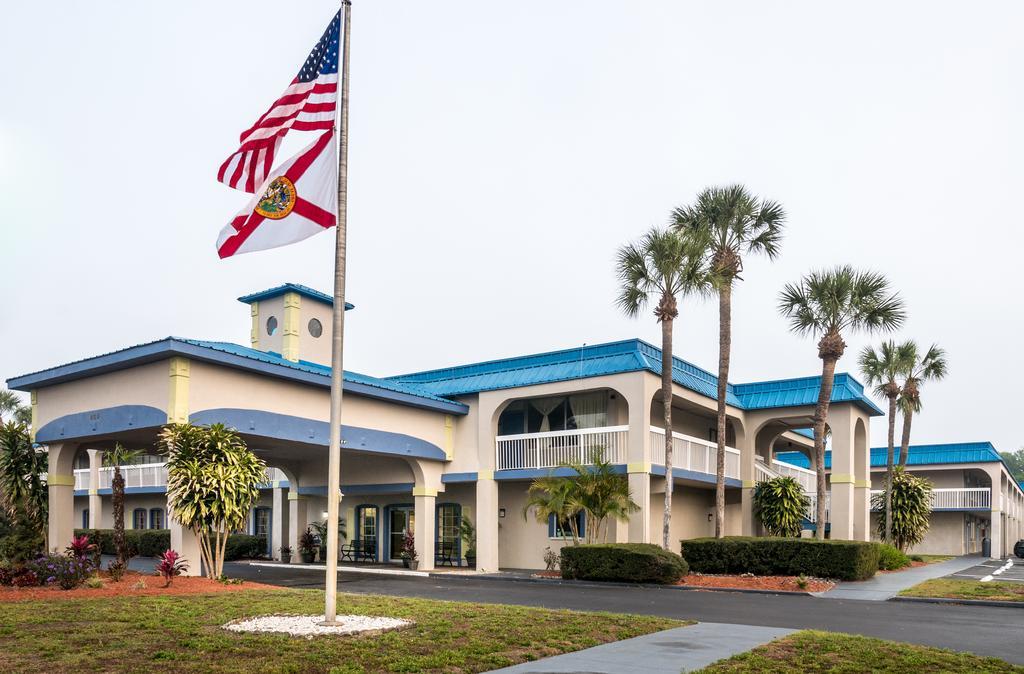 Quality Inn Tampa Lake Magdalene エクステリア 写真