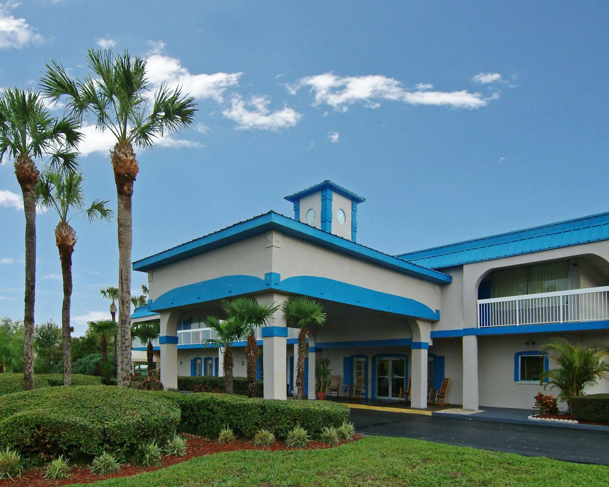 Quality Inn Tampa Lake Magdalene エクステリア 写真